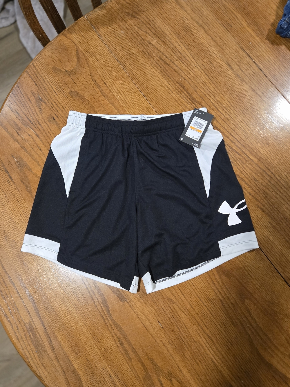 Under Armour Women’s Baseline 6” Basketball Shorts Black White Size Small NWT